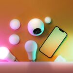 Dispositivos de domótica y hogar inteligente controlados por smartphone